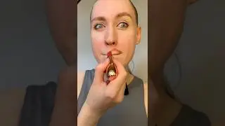 WOW😍 the MOST professional lipstick tutorial! #beautyhacks #makeuphacks