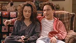 DAVID Makes a Move and DARLENE Shuts It Down | Secrets, Suspicion & a Rodbell's Scandal! | Roseanne