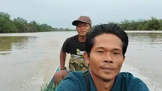KEGIATAN MALAM, WARGA TRANSMIGRAN ASAL TRENGGALEK