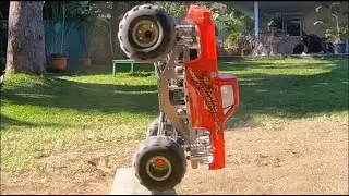 homemade monster truck 1/6th clodbuster doing 8 tricks, 25kg/55Lbs in action