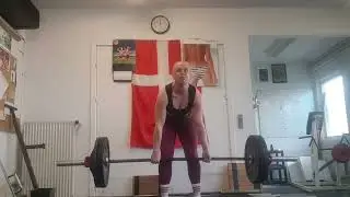 REAL gym chicks lift heavy weights