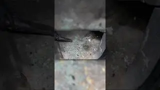 Как безопасно убрать осколки стекла!
