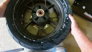 Changing rear tire on ZX14