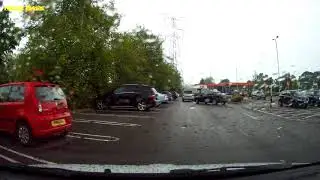 Cambs Dashcam - Ipswich, Suffolk: Why it's best to reverse in to parking bays.