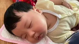 13/12/2025 1-month-19-day-old hyperactive baby