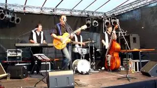 Buddy & the Sharks - Skinny Minny
