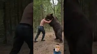 Схватка с медведем💪 #медведь #shortsvideo #битва #рекомендации #дуэт #greenscreen