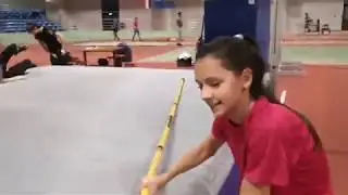 HAAK Mladost - atletika - ovako treniraju skoka u vis  Ema, Jana, Charline, Marta, Marija i Laura