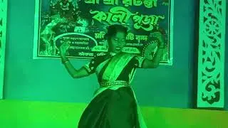 একটা কালো ভোমর গুন গুন 
