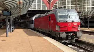Vectron der DSB mit Doppelstockwagen in Kopenhagen