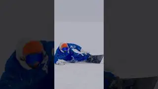 【snowboard】ぶっ飛んでます！💥#shorts #snowboarding #snowboard #carving #carvingturn #スノーボード #スノボ #カービング