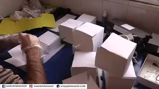 Folding boxes to place the products