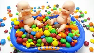 Full of Sweets with Johny Johny Yes Papa Nursery Rhymes Baby Songs learn colors for kids