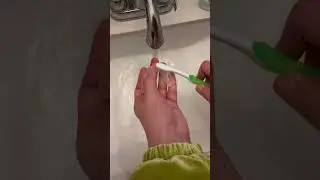 How to deep clean your retainer! Make sure to use room temp water
