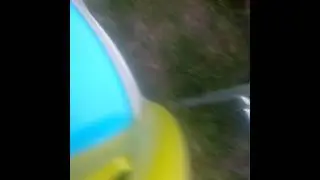 Mes feu chat il mange et moi je les film en m&ecirc;me temps de jouer je film toi les  deux