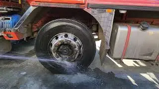 Watch grease melt away with Omikron Mag Magic Acid Wheel Cleaner