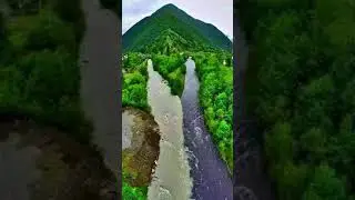 Two rivers meet without mixing