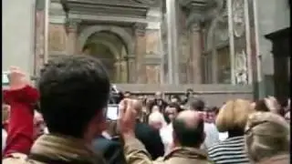 Attack on pope Benedict XVI during Christmas Mass: Pope fell to the floor