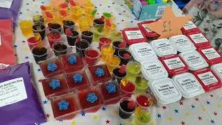 Young Muslim entrepreneurs market #minimomins #muslimkids