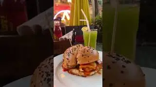 Howdy Burger Lahore | howdy aftar deal #Howdy #trending #burger #foodie #food #lahore #burgerfood
