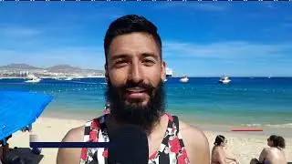 Turistas disfrutan de la Playa del M&eacute;dano