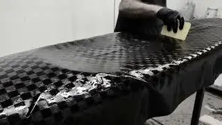 stratification carbone Textreme sur un shape de mid length wing foil Voga Offshore Wing