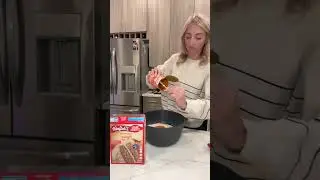 96-Calorie Pumpkin Chocolate Chip Cookies 🎃🍪 Recipe overview: &bull; 1 box (~15 oz) spice cake mix &bull; 1