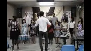 Coral Uberaba em apresenta&ccedil;&atilde;o na IASD Boa Vista de Uberaba