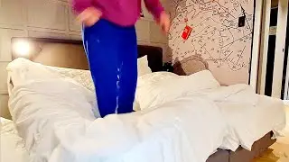 totally breaking my hotel bed in Kiel(srryyy 🤪)