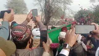Urs Mubarak py Chadar charhate howe qafla arha hi 