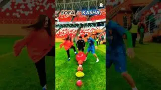 👻 Who touches the ball first?🤔 Girl VS boy ✌️ #football #soccer #funny #girl #boy #footballshorts