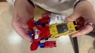Transformers Crash and Combine Heroes. Two figures snap and combine into one!