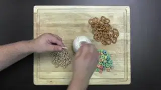 Homemade Munchies Necklace - Activity and Fun Snack Recipe #4 (TitleMax)