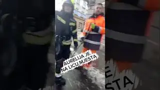Opasnost u centru, gdje je Toma&scaron;ević? #snijeg #kamenje #opasnost #zagreb