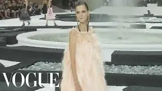 Chanel Ready to Wear Spring 2011 Vogue Fashion Week Runway Show