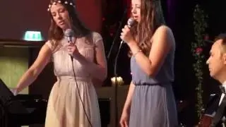 Dina og Leah i Ine og Simens bryllup