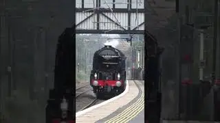 LNER 60532 Blue Peter ROCKING and ROLLING at SPEED through Grantham! #steam #bluepeter #grantham