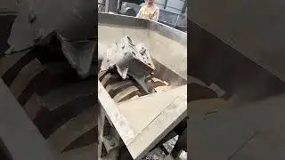 The process of shredder processing bulk metal waste
