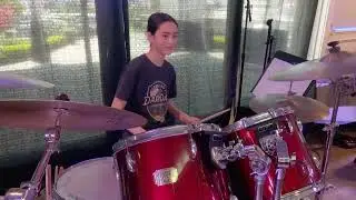 Liv Thai performing 