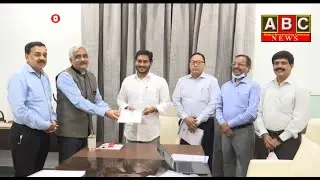 CS Dr. Sameer Sharma presenting PRC Report to CM YS Jagan at the Chief Minister's Camp Office