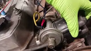Toyota 22RE Converted To Weber 32/36 With 20R Points Ignition