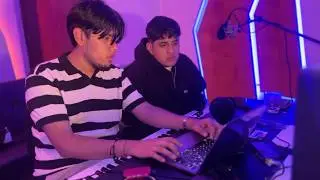 Hice una CANCIÓN de REGGAETON BRUTAL con ARTISTA EMERGENTE