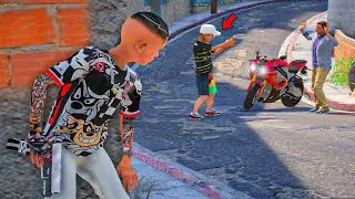 FLAGREI O MENOR ROUBANDO NA FAVELA A REGRA AQUI É UM SÓ 😡👺 | GTA 5: VIDA DO CRIME #18