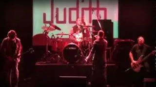JUDITH WRONG DIRECTION video oficial