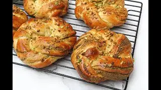 Babka à la pistache et à la fleur d'oranger | بريوش بعجينة الفستق وماء الزهر