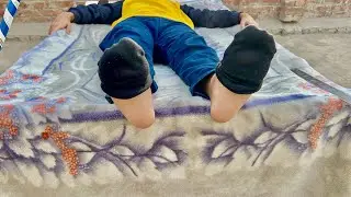 ASMR : Feet Tickle 