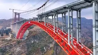 Guizhou, China - Naqing Expressway Baishui River Bridge under construction中國貴州-建設中的納晴高速白水河大橋