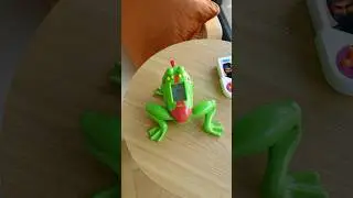Я нашел портативный Frogger. 🐸