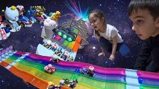 Hot Wheels Mario Kart Rainbow Road Raceway Track Set Play-Through