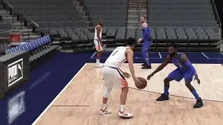 NBA 2K23 USE THIS MOVE TO MAKE READS OUT OF THE PICK & ROLL